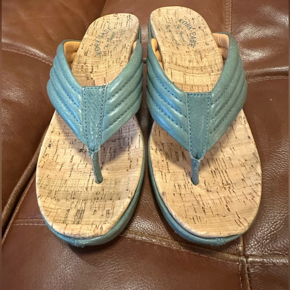 Kork-ease teal leather platform flip flop heels thongs size 8